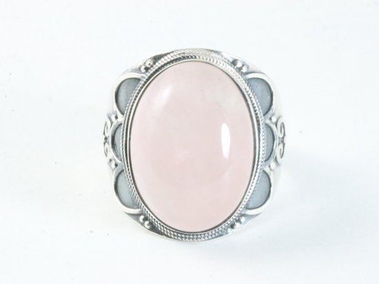 Bewerkte zilveren ring met rozenkwarts afbeelding 4