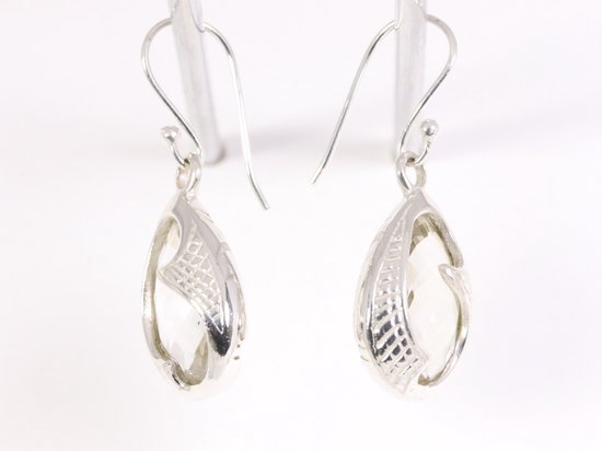 Bewerkte zilveren oorbellen met bergkristal afbeelding 2