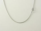 Opengewerkte zilveren hanger met granaat aan ketting afbeelding 4