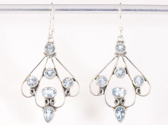 Grote opengewerkte zilveren oorbellen met blauwe topaas afbeelding 4