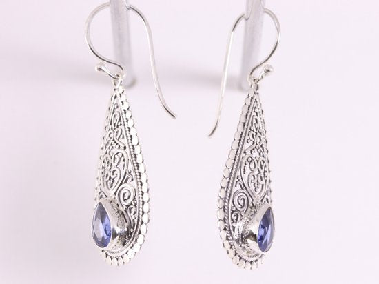 Traditionele bewerkte zilveren oorbellen met blauwe saffier afbeelding 2