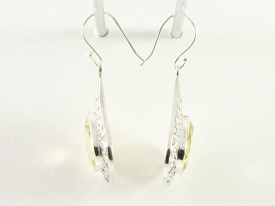 Opengewerkte zilveren oorbellen met lemonkwarts afbeelding 2