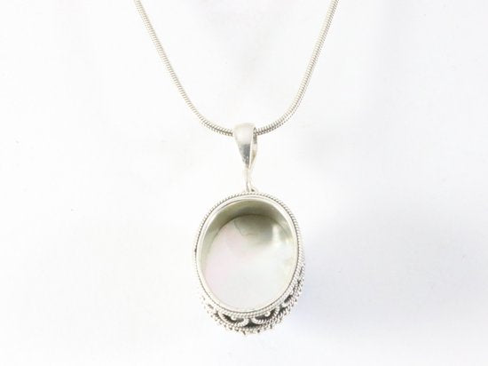 Bewerkte zilveren hanger met Tahiti parel aan ketting afbeelding 3