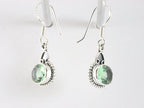 Fijne bewerkte zilveren oorbellen met groene amethist afbeelding 2
