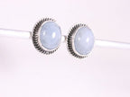 Bewerkte ovale zilveren oorstekers met blauwe opaal afbeelding 2