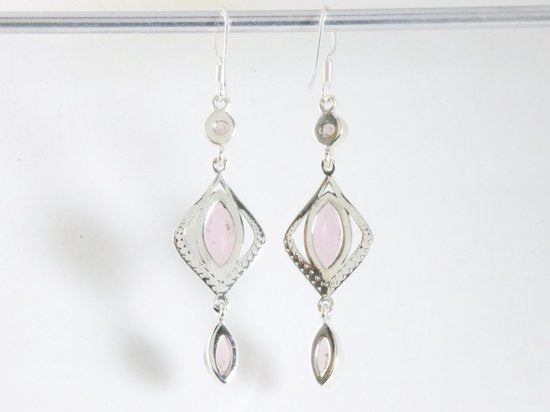 Lange bewerkte zilveren oorbellen met rozenkwarts afbeelding 2