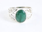 Opengewerkte zilveren ring met smaragd afbeelding 3