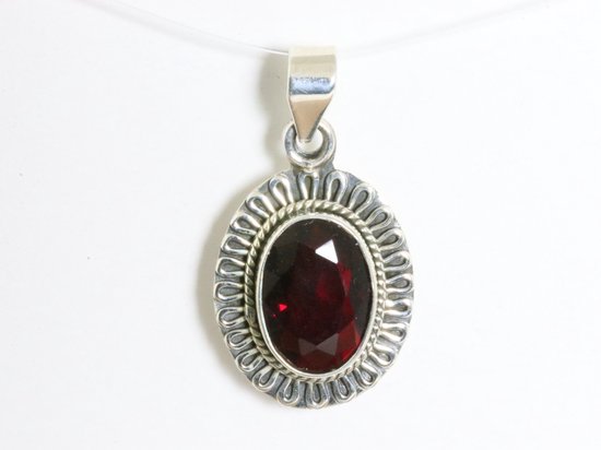 Fijne bewerkte ovale zilveren hanger met granaat afbeelding 4