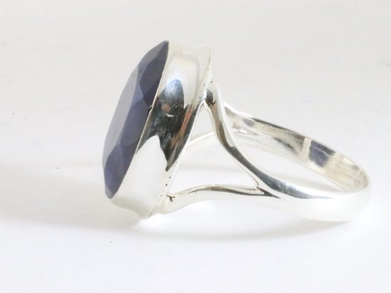 Ovale zilveren ring met blauwe saffier afbeelding 2