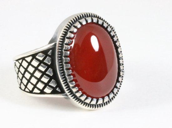 Zware bewerkte zilveren ring met carneool afbeelding 1