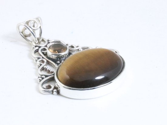 Opengewerkte zilveren hanger met tijgeroog en rookkwarts afbeelding 2