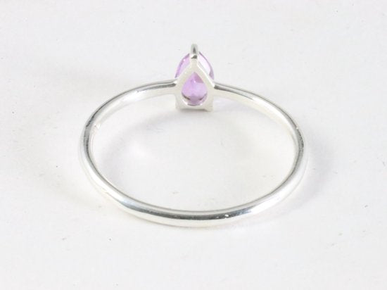 Fijne hoogglans zilveren ring met amethist afbeelding 3
