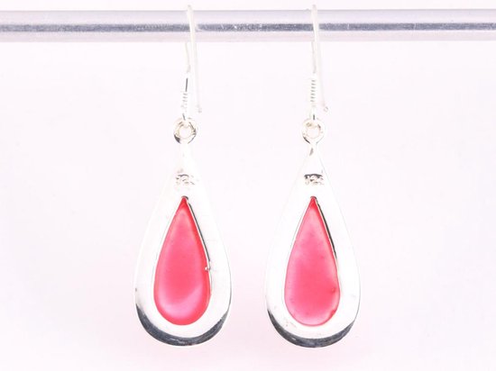 Grote druppelvormige zilveren oorbellen met roze parelmoer afbeelding 3