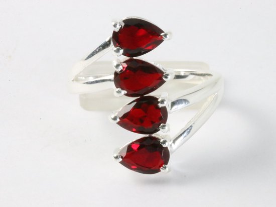 Langwerpige hoogglans zilveren ring met granaat stenen afbeelding 4