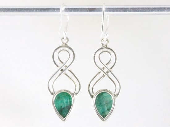 Lange opengewerkte zilveren oorbellen met smaragd afbeelding 2