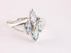 Fijne zilveren ring met blauwe topaas afbeelding 1