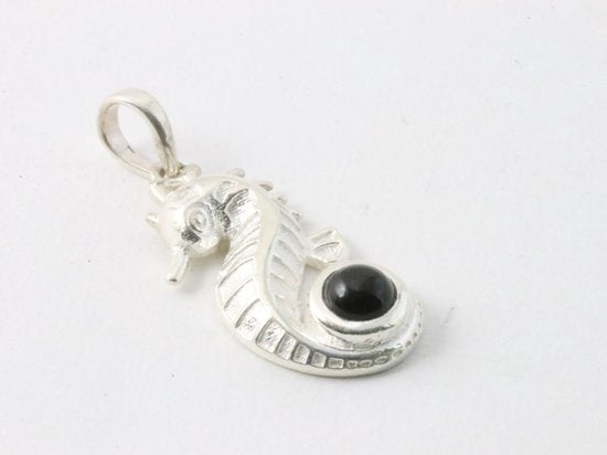 Zilveren zeepaardje met onyx afbeelding 2