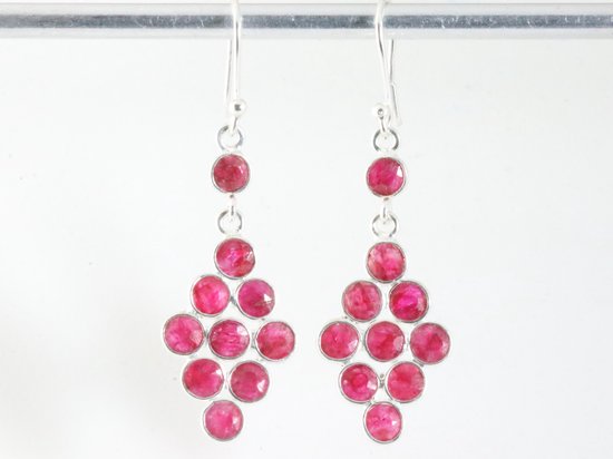 Lange zilveren oorbellen met robijn afbeelding 4