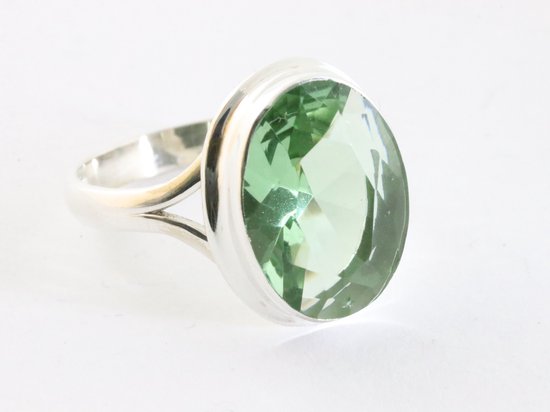 Hoogglans zilveren ring met groene amethist afbeelding 1