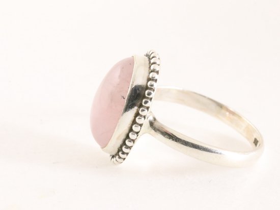 Bewerkte ovale zilveren ring met rozenkwarts afbeelding 2