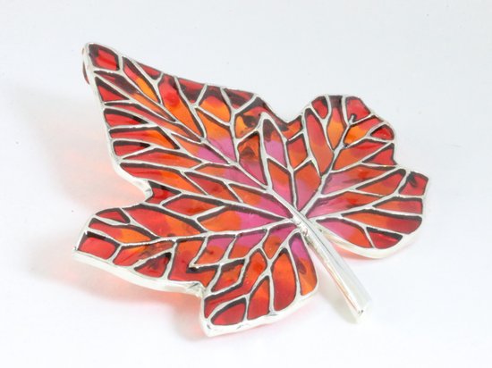 Grote zilveren esdoorn blad broche met emaille afbeelding 2