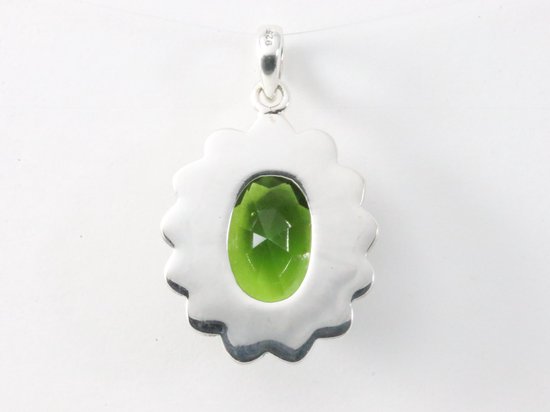 Bewerkte zilveren hanger met peridoot afbeelding 3