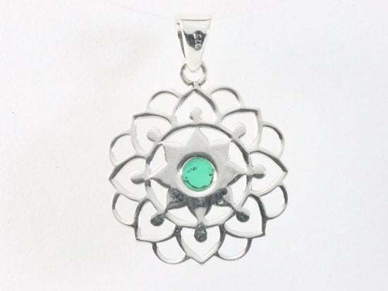 Opengewerkte zilveren hanger met jade afbeelding 3