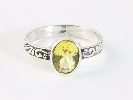 Fijne bewerkte zilveren ring met citrien afbeelding 4