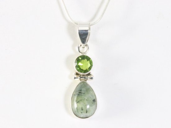 Zilveren hanger met prehniet en peridoot aan ketting afbeelding 4