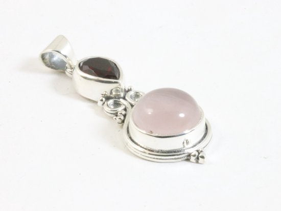 Bewerkte zilveren hanger met rozenkwarts en granaat afbeelding 2