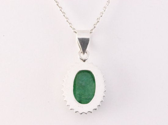 Bewerkte zilveren hanger met smaragd aan ketting afbeelding 3