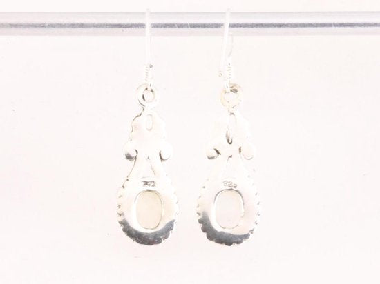 Bewerkte zilveren oorbellen met regenboog maansteen afbeelding 3
