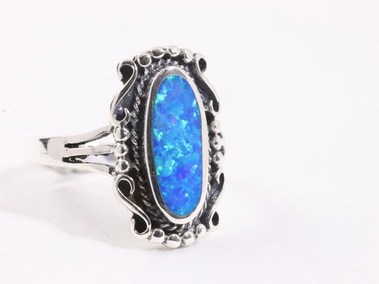 Bewerkte zilveren ring met Australische opaal afbeelding 1