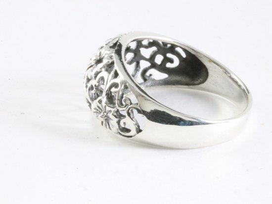 Opengewerkte zilveren ring met bloemen afbeelding 2