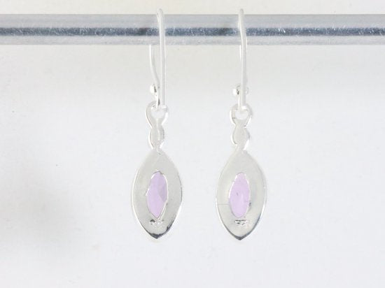 Fijne hoogglans zilveren oorbellen met amethist afbeelding 2