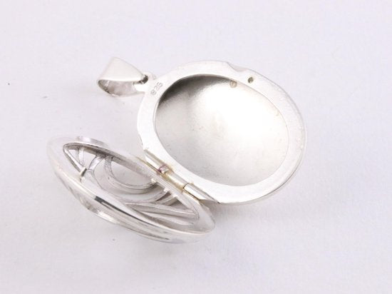 Opengewerkt ovaal zilveren medaillon afbeelding 5