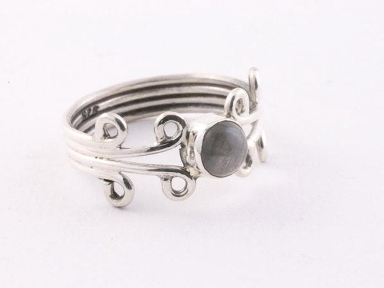Fijne opengewerkte zilveren ring met labradoriet afbeelding 1