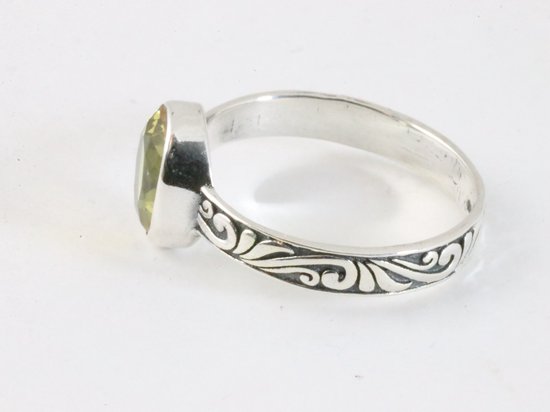 Fijne bewerkte zilveren ring met citrien afbeelding 2