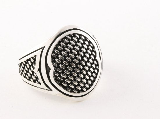 Zware bewerkte zilveren herenring afbeelding 1