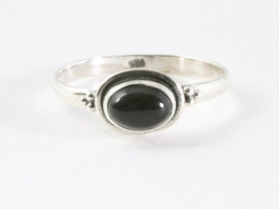 Fijne bewerkte zilveren ring met onyx afbeelding 4