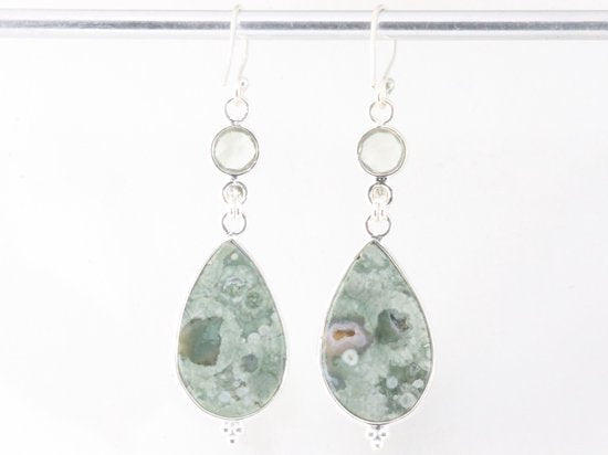Lange zilveren oorbellen met rhyoliet jaspis en groene amethist afbeelding 3