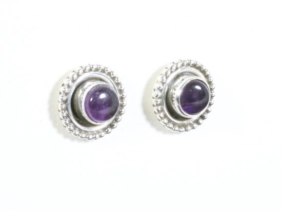 Fijne bewerkte ronde zilveren oorstekers met amethist afbeelding 3