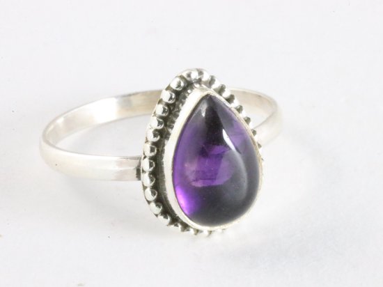 Bewerkte zilveren ring met amethist afbeelding 1