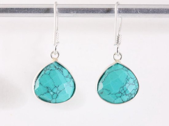 Fijne druppelvormige zilveren oorbellen met turkoois afbeelding 3