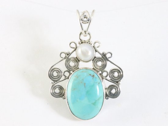 Opengewerkte zilveren hanger met Mohave turkoois en parel afbeelding 4