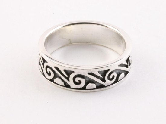 Zilveren ring met fantasiegravering afbeelding 3