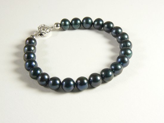 Armband met natuurlijke zwarte zoetwater parels en zilveren sluiting afbeelding 2