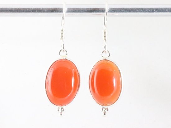 Fijne zilveren oorbellen met carneool afbeelding 4