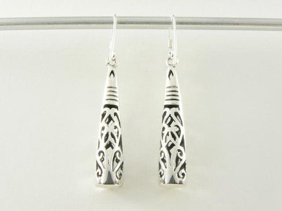 Lange opengewerkte zilveren oorbellen afbeelding 4