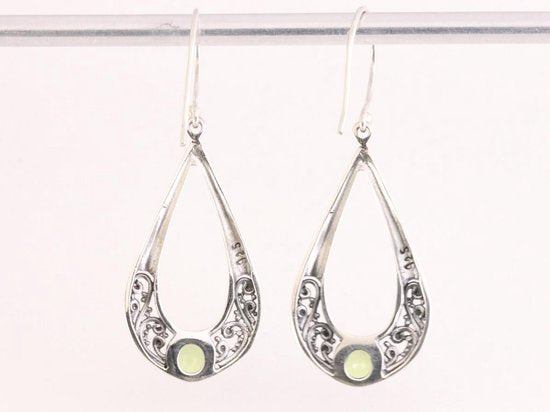 Opengewerkte zilveren oorbellen met peridoot afbeelding 3